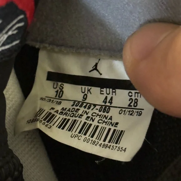 AUTHENTIC Jordan 4 Retro Bred size 10 308497-060 2019 PRE-OWNED
